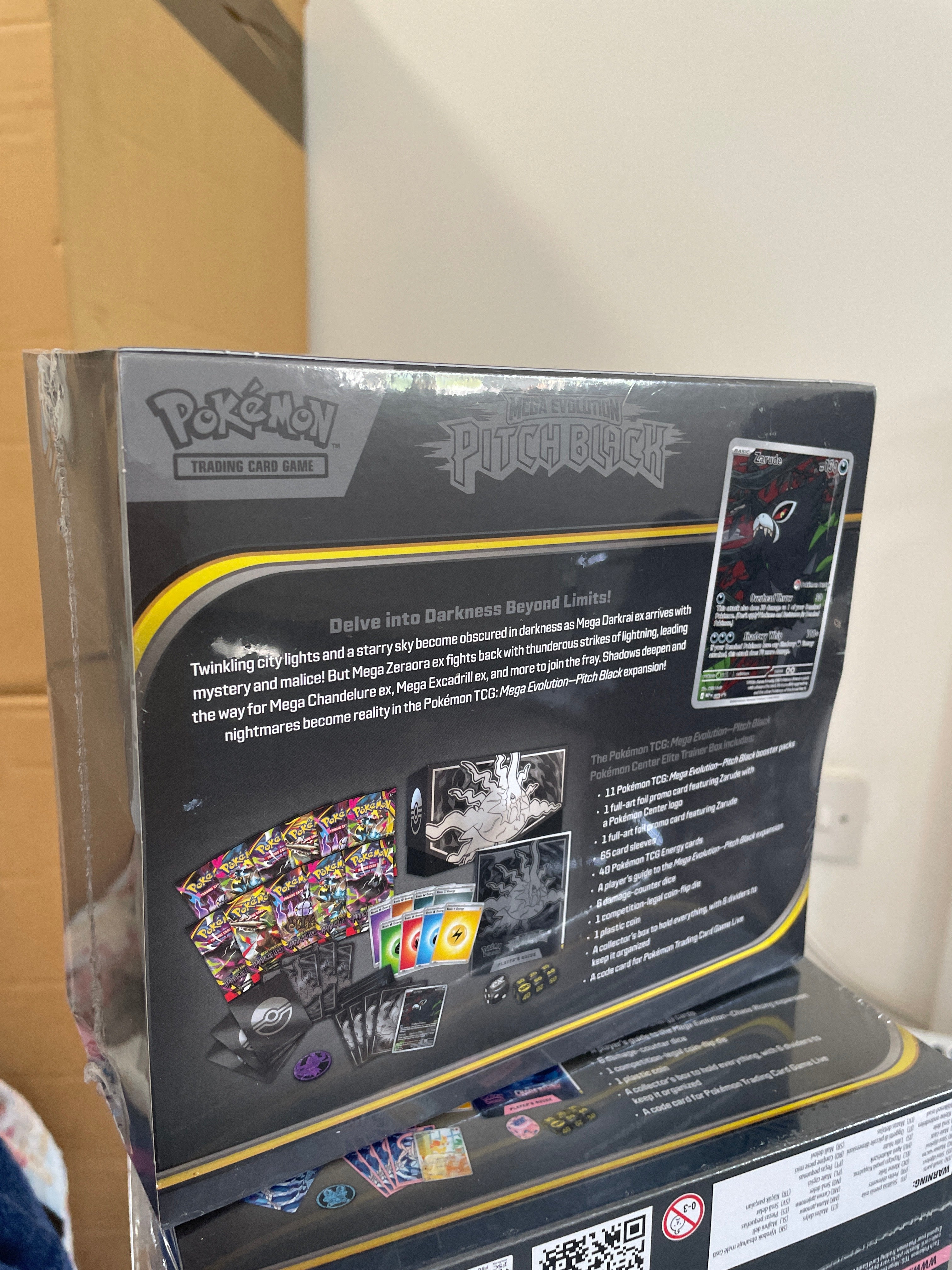 Pokémon Center Pitch Black ETB